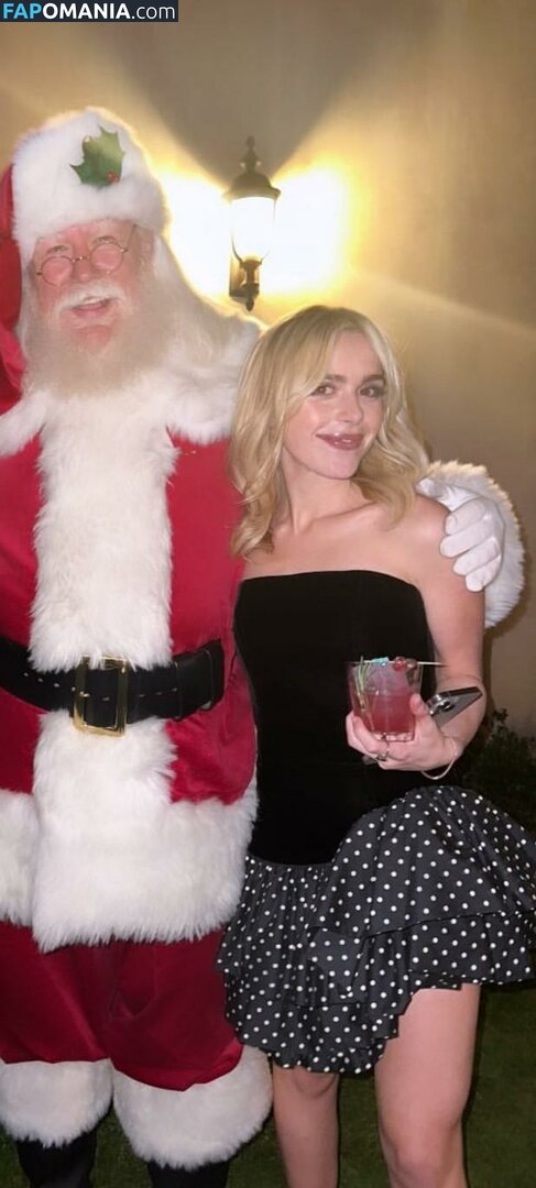 AdventuresSabrina / Kiernan Shipka / kiernanshipka Nahý OnlyFans  Uniklá fotka #686