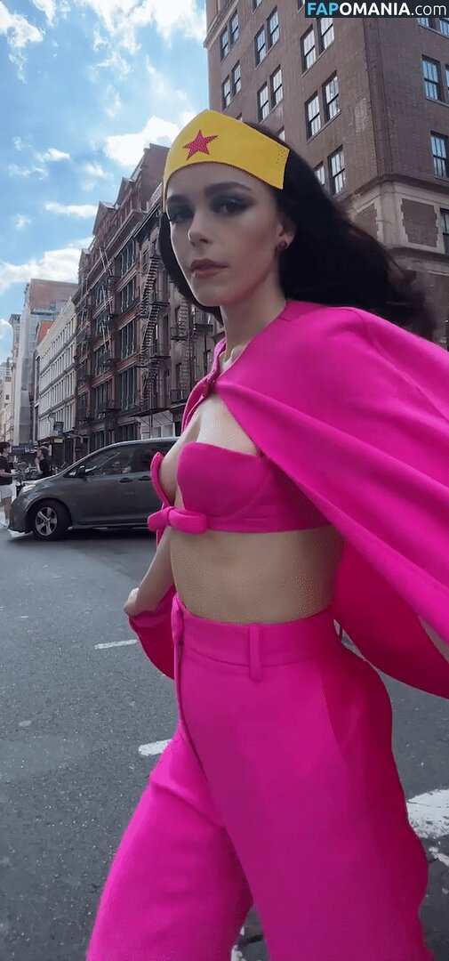 AdventuresSabrina / Kiernan Shipka / kiernanshipka Nahý OnlyFans  Uniklá fotka #722