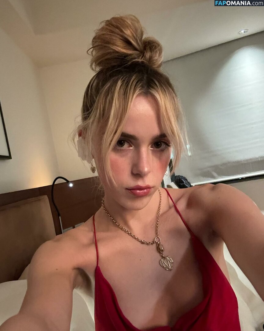 AdventuresSabrina / Kiernan Shipka / kiernanshipka Nahý OnlyFans  Uniklá fotka #736