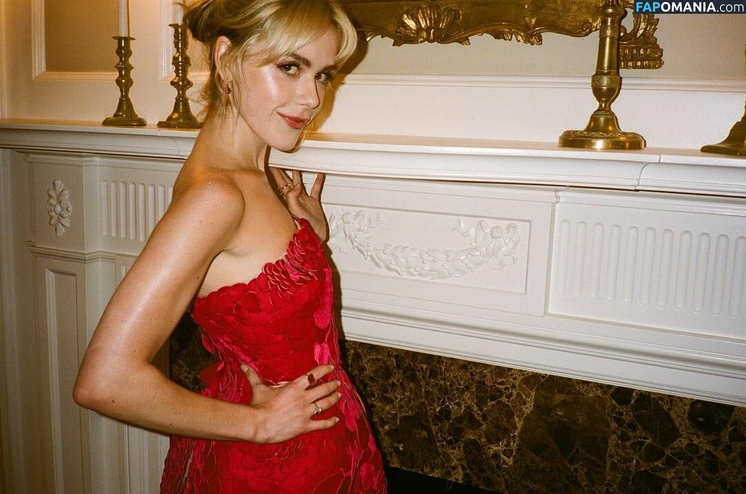 AdventuresSabrina / Kiernan Shipka / kiernanshipka Nahý OnlyFans  Uniklá fotka #879