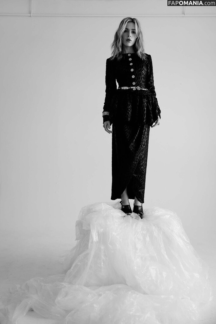 AdventuresSabrina / Kiernan Shipka / kiernanshipka Nahý OnlyFans  Uniklá fotka #1530