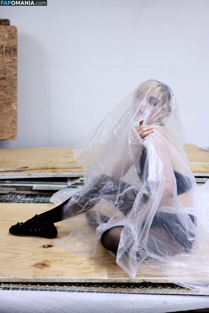 AdventuresSabrina / Kiernan Shipka / kiernanshipka Nahý OnlyFans  Uniklá fotka #1540