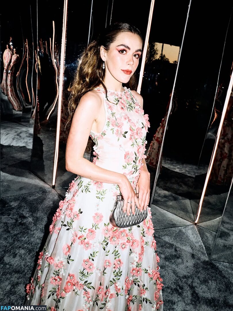 AdventuresSabrina / Kiernan Shipka / kiernanshipka Nahý OnlyFans  Uniklá fotka #1564