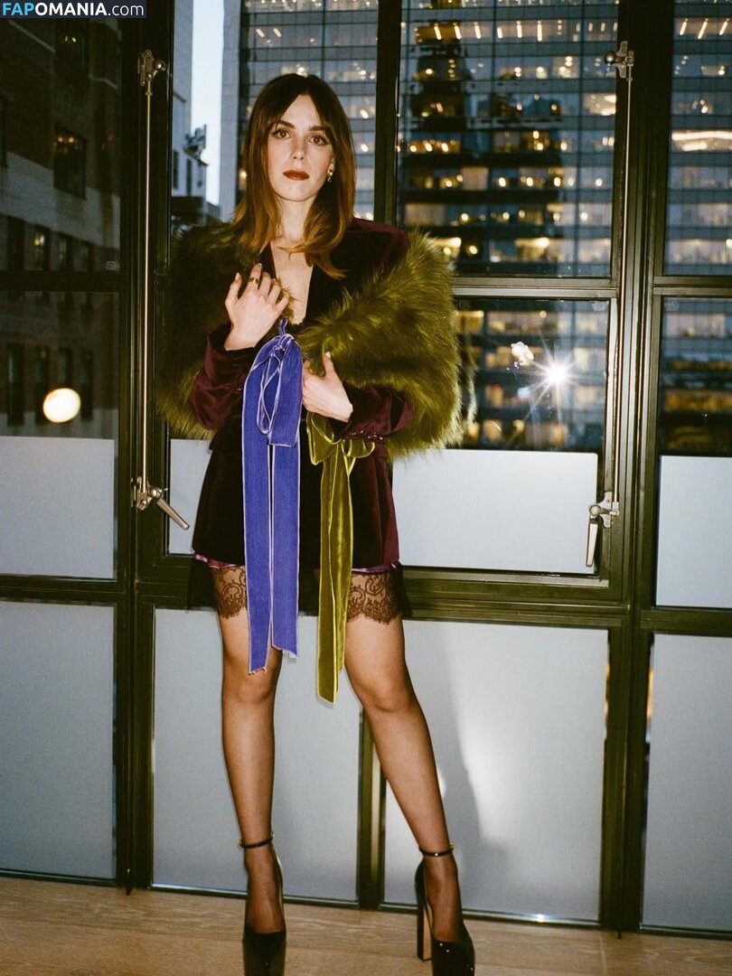 AdventuresSabrina / Kiernan Shipka / kiernanshipka Nahý OnlyFans  Uniklá fotka #1567