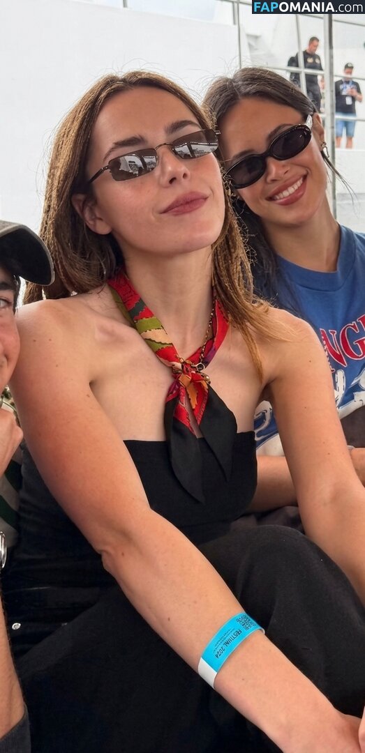 AdventuresSabrina / Kiernan Shipka / kiernanshipka Nahý OnlyFans  Uniklá fotka #1573