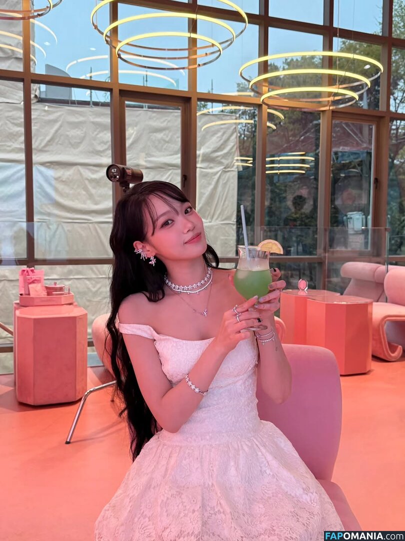 Kim Chaewon / _chaechae_1 / 김채원 Le Sserafim Nahý OnlyFans  Uniklá fotka #42