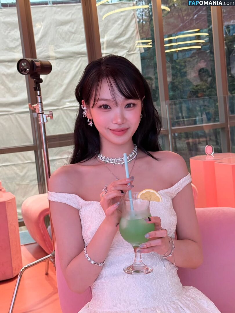 Kim Chaewon / _chaechae_1 / 김채원 Le Sserafim Nahý OnlyFans  Uniklá fotka #44