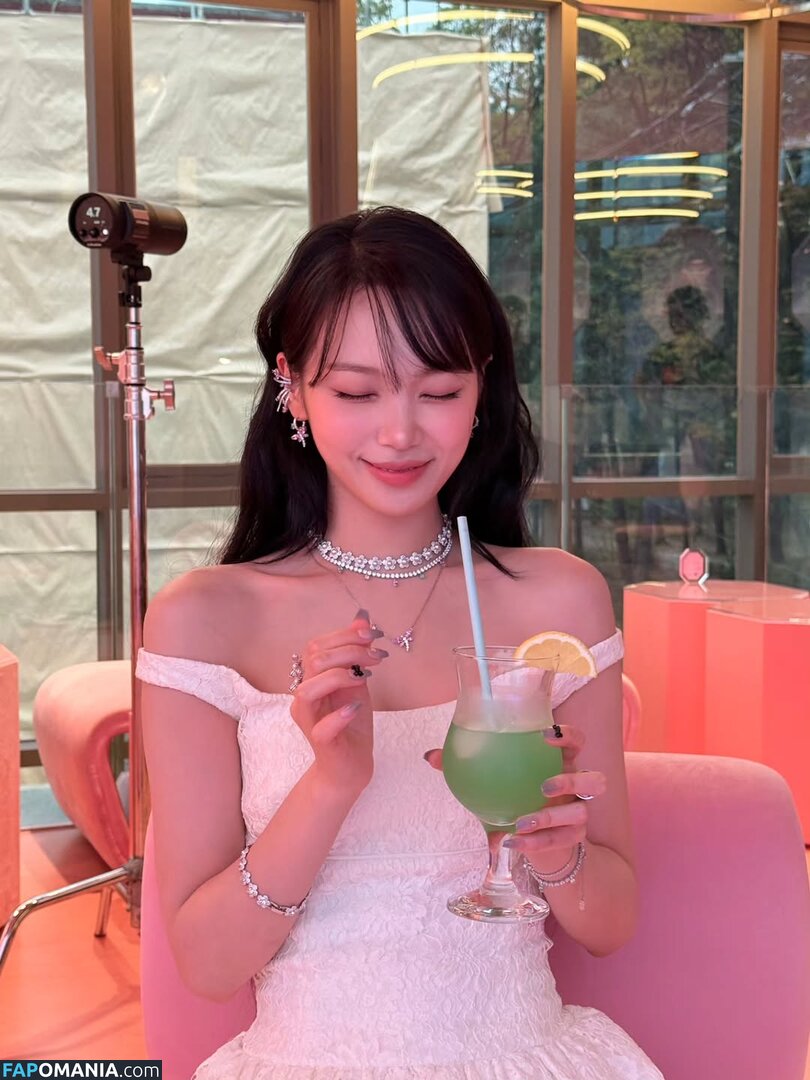 Kim Chaewon / _chaechae_1 / 김채원 Le Sserafim Nahý OnlyFans  Uniklá fotka #49