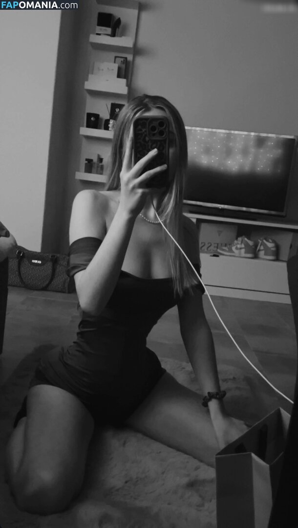 Kim Jule / kim___jule / kim__jule / kimjule / kims__secret Nahý OnlyFans  Uniklá fotka #37