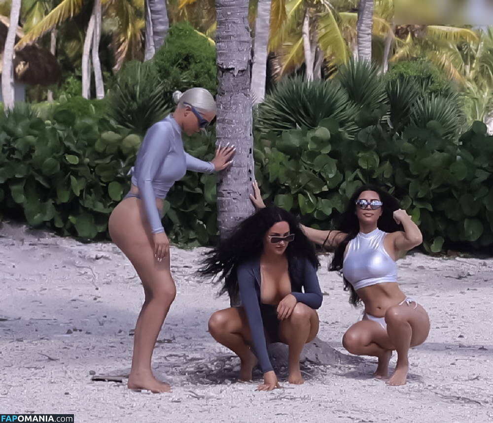 Kim Kardashian / kimkadarshian / kimkardashian Nahý OnlyFans  Uniklá fotka #82
