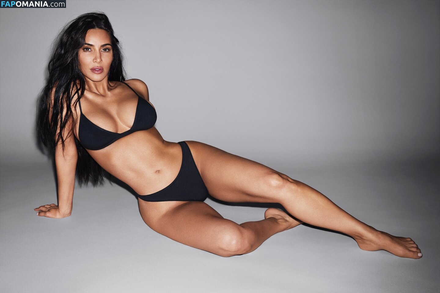 Kim Kardashian / kimkadarshian / kimkardashian Nahý OnlyFans  Uniklá fotka #144