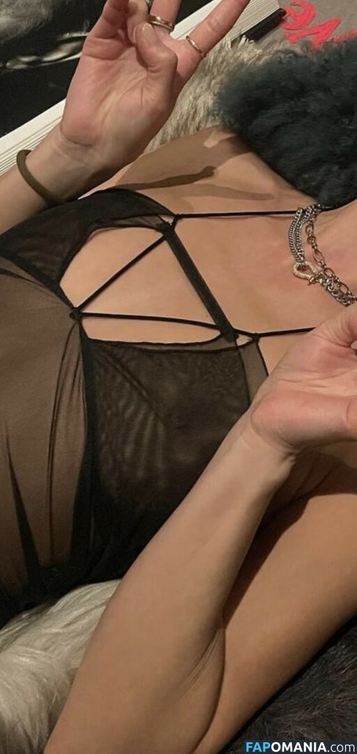 Kimiko Glenn / https: / kimikoglenn Nahý OnlyFans  Uniklá fotka #54