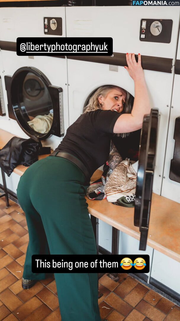 KneeDeepInLife / Laura Belbin / knee_deep_in_life Nahý OnlyFans  Uniklá fotka #1