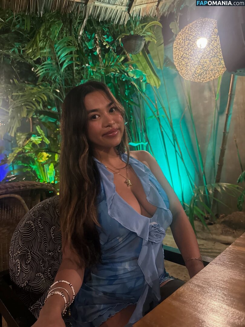 Krischelle Delgado / krischelled Nahý OnlyFans  Uniklá fotka #4