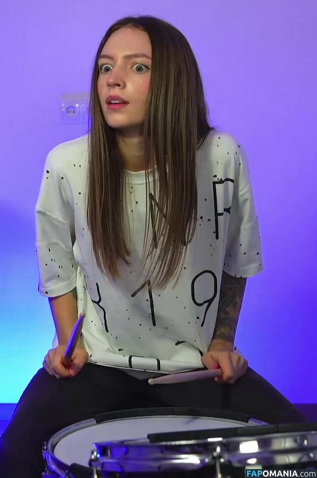 Kriss Drummer / Kristina Rybalchenko / kriss_drummer / user Nahý OnlyFans  Uniklá fotka #23