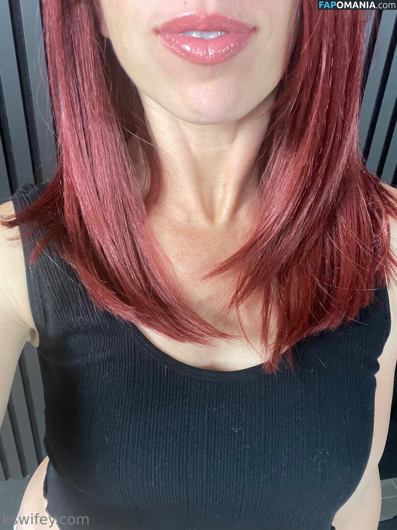 kswifey Nahý OnlyFans  Uniklá fotka #4