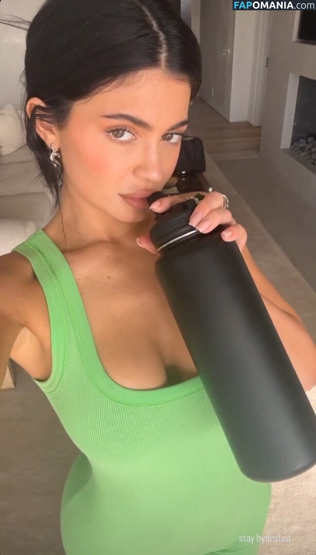 Kylie Jenner / kyliejenner / kyliejenner.2 Nahý OnlyFans  Uniklá fotka #30
