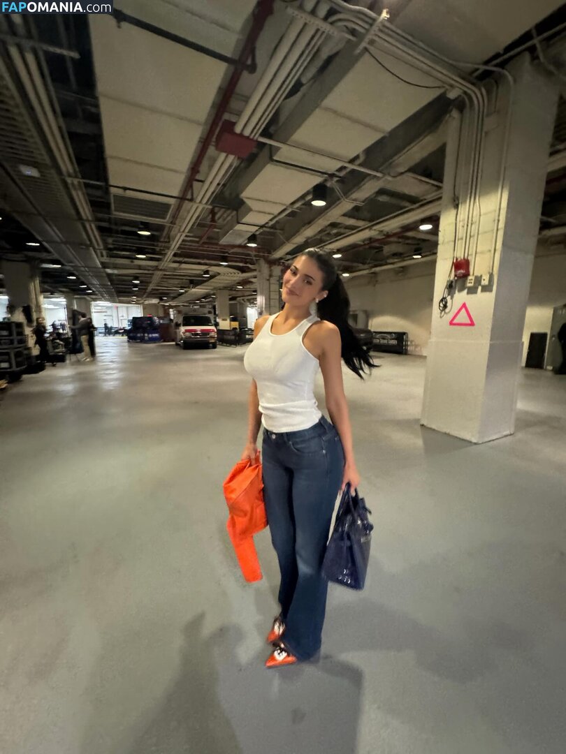 Kylie Jenner / https: / kyliejenner / kyliejenner.2 Nahý OnlyFans  Uniklá fotka #85
