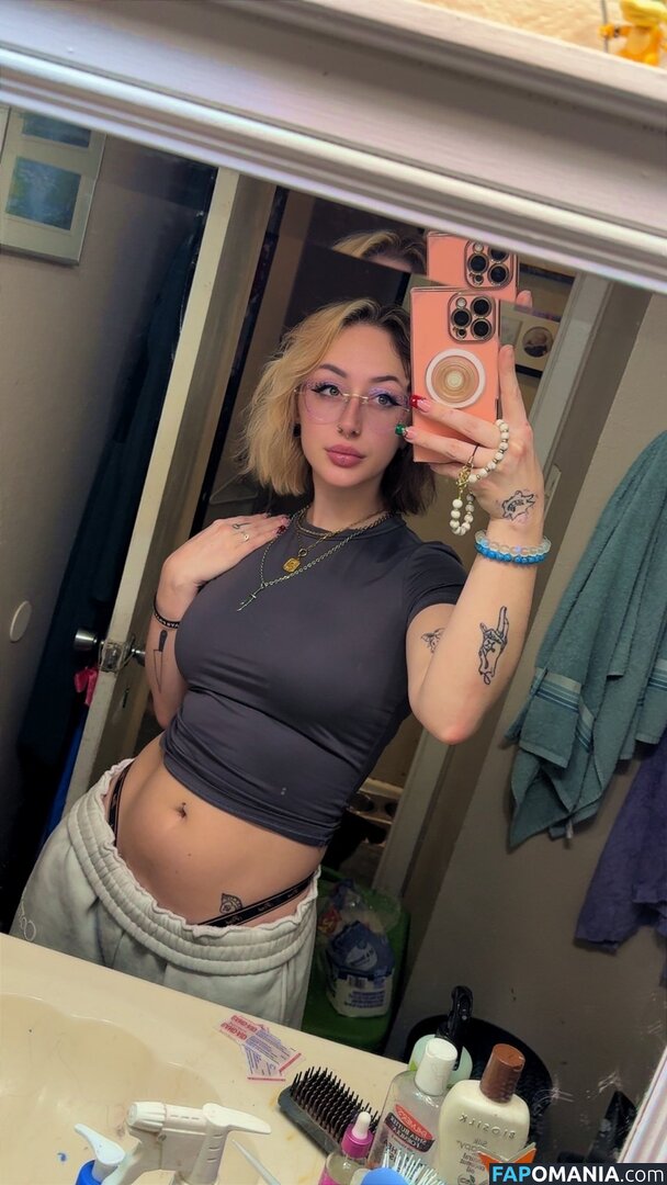 Ladyyorozu / https: Nahý OnlyFans  Uniklá fotka #3