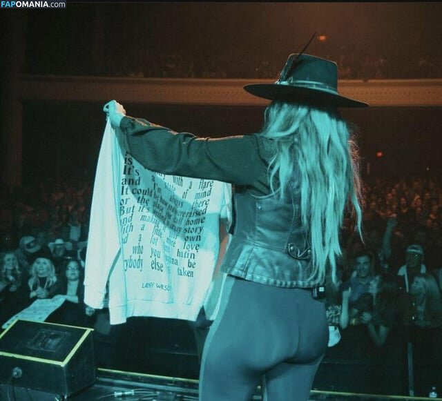 Lainey Wilson / laineywilsonmusic Nahý OnlyFans  Uniklá fotka #1