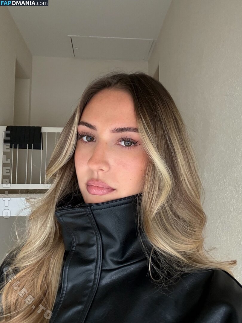 lara.gbdt Nahý OnlyFans  Uniklá fotka #13