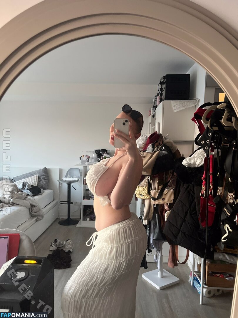 Larissa.lhaa / Larissalhaa / larissa.lahe Nahý OnlyFans  Uniklá fotka #7