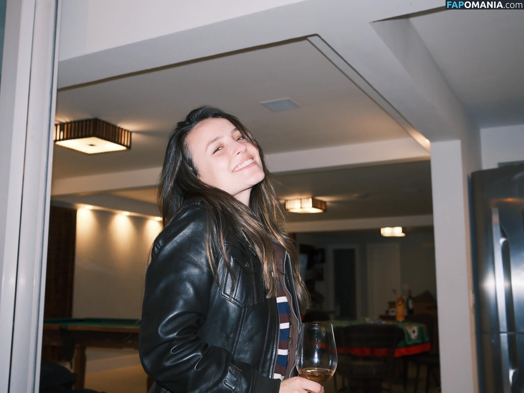 Larissa Manoela / https: / larimanoela / larissamanoela Nahý OnlyFans  Uniklá fotka #698