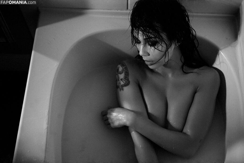 Lexa Doig Nahý OnlyFans  Uniklá fotka #4