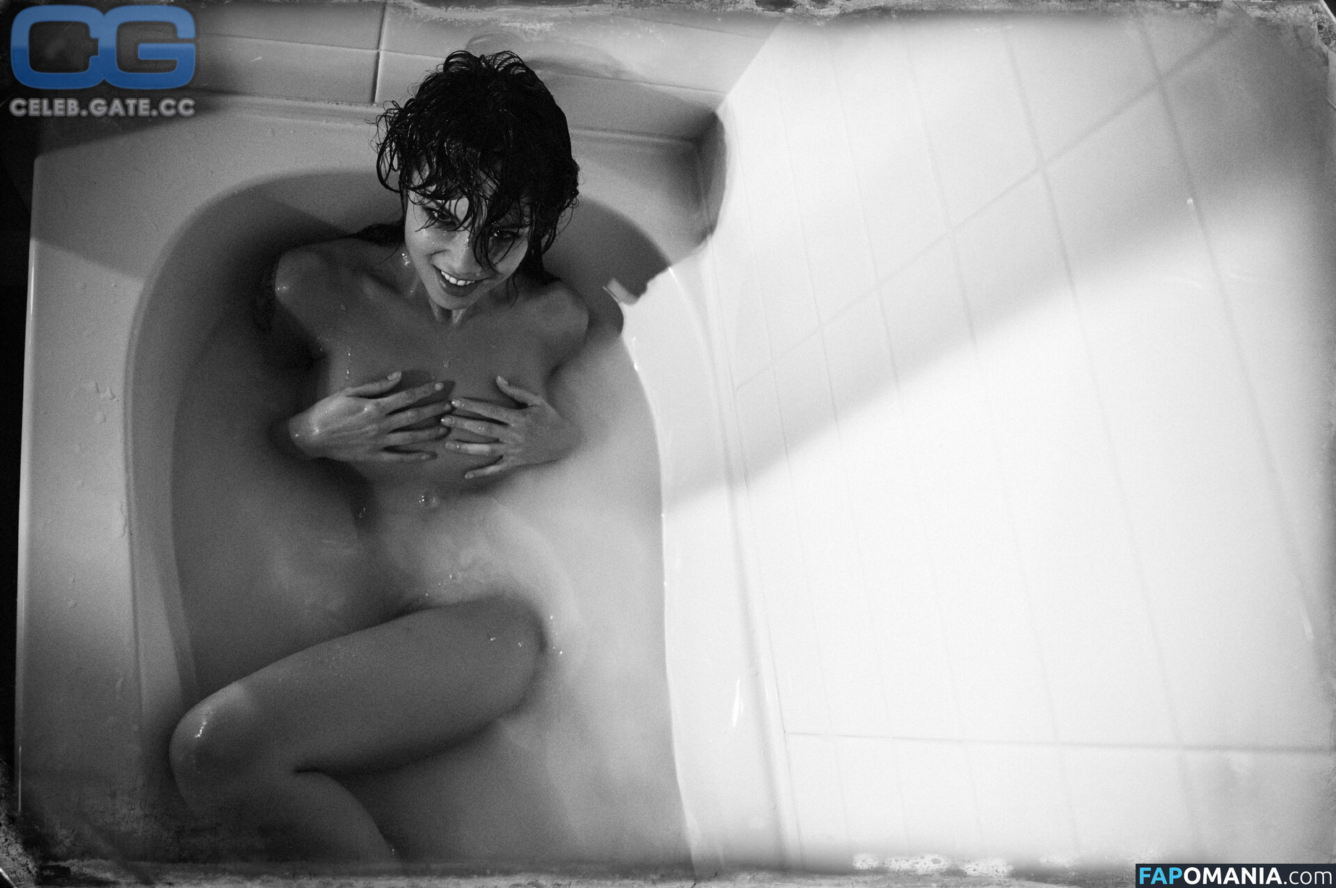 Lexa Doig Nahý OnlyFans  Uniklá fotka #7