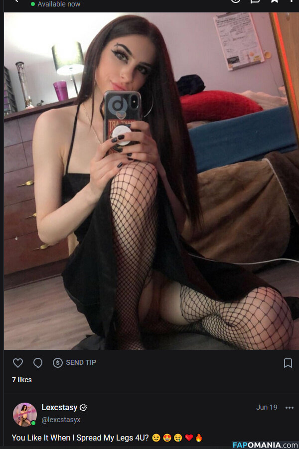 Lexcstasy / Lexi Burt / emmiinem / lexcstasyx Nahý OnlyFans  Uniklá fotka #13