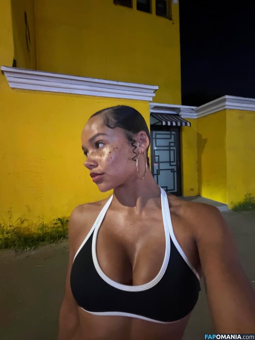 Liana Maria / lianamariaofficial Nahý OnlyFans  Uniklá fotka #14