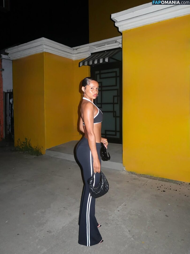 Liana Maria / lianamariaofficial Nahý OnlyFans  Uniklá fotka #20