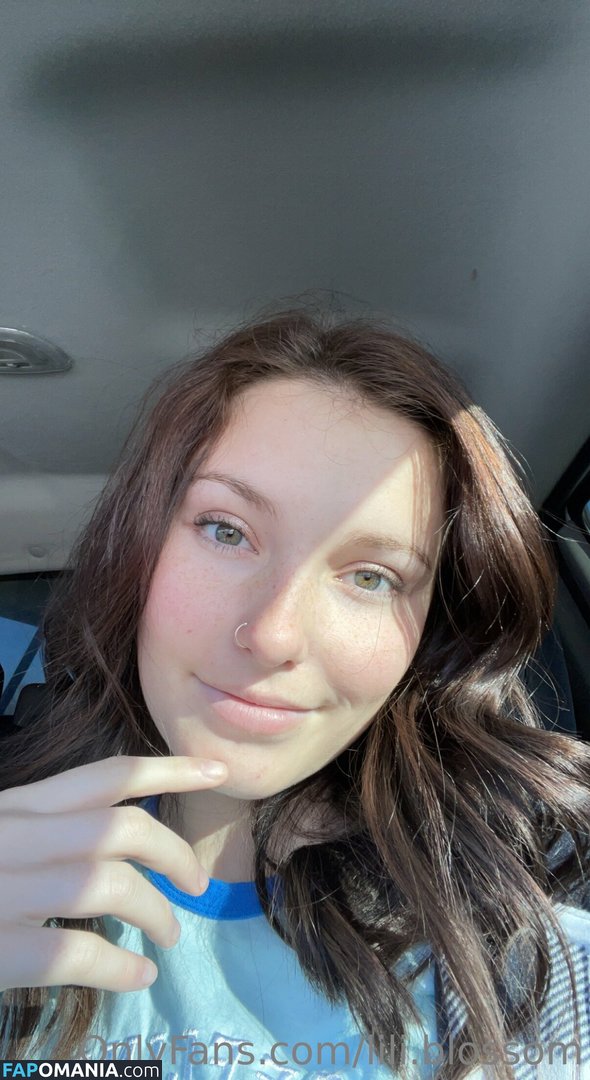 Lilly_Blossom / lili.blossom / lilyblossom_es Nahý OnlyFans  Uniklá fotka #32