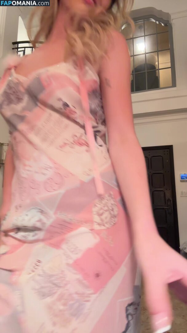 Lilia Buckingham / lilia Nahý OnlyFans  Uniklá fotka #12