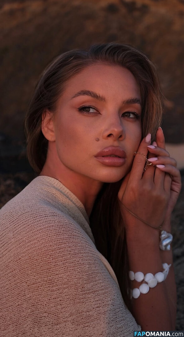 Liliya Hanusevich / han.liliya / liliya.han Nahý OnlyFans  Uniklá fotka #20