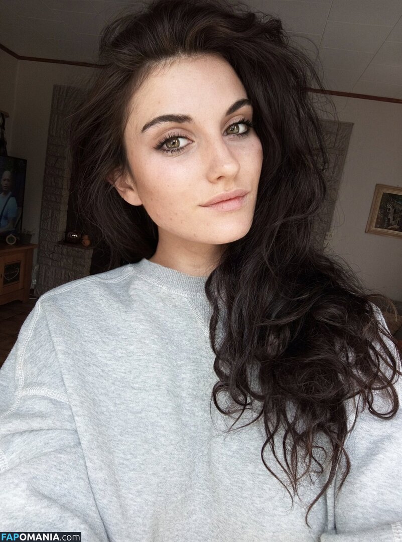 lilouveee Nahý OnlyFans  Uniklá fotka #1