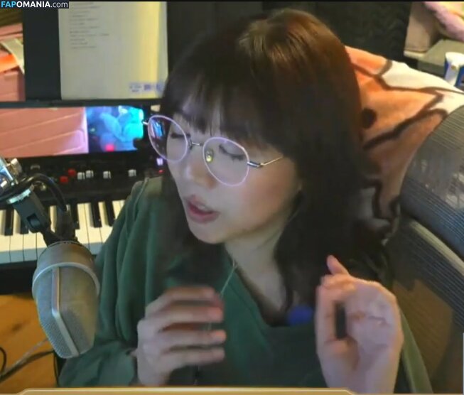 LilyPichu / onlysaber Nahý OnlyFans  Uniklá fotka #308