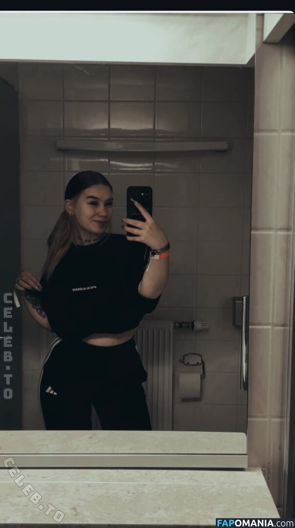 _linaa.wars_ Nahý OnlyFans  Uniklá fotka #1
