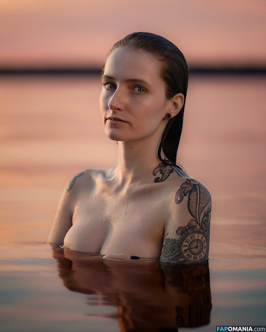 lisa.hates.you / lissaaires Nahý OnlyFans  Uniklá fotka #1