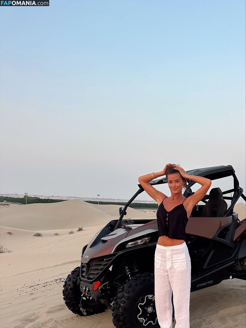 Liv Bentley / Olivia Bentley / oliviabentleyk / theoliviabentley Nahý OnlyFans  Uniklá fotka #4