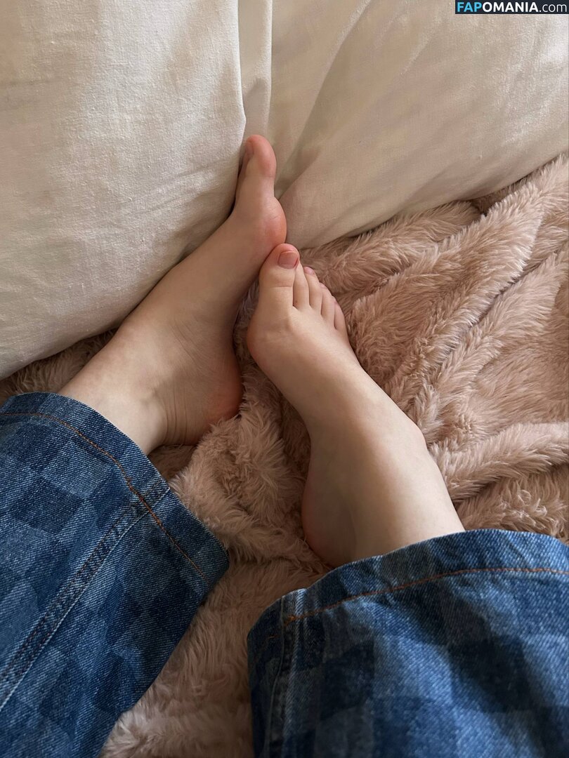 Ljinzer  / Ljinzer / linzarrd / Linzefeet / linzzzer / linziier / joleenlunzer Nahý OnlyFans  Uniklá fotka #2