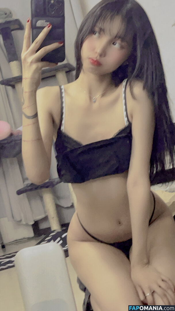 Lilith / Lou Aenlle / llthidk Nahý OnlyFans  Uniklá fotka #99