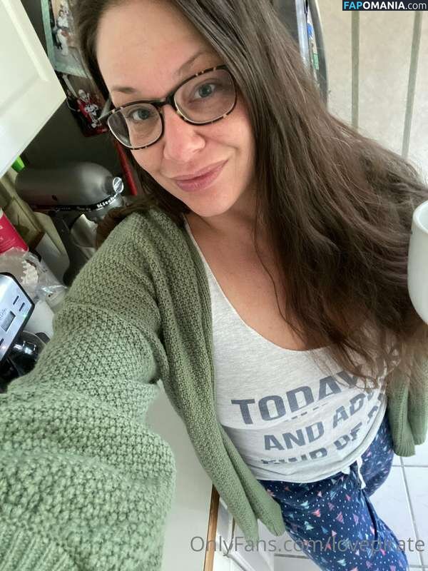 LovePirate Nahý OnlyFans  Uniklá fotka #2