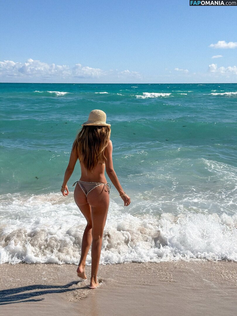 Luciana Fuster / https: / lucianafusterg Nahý OnlyFans  Uniklá fotka #6