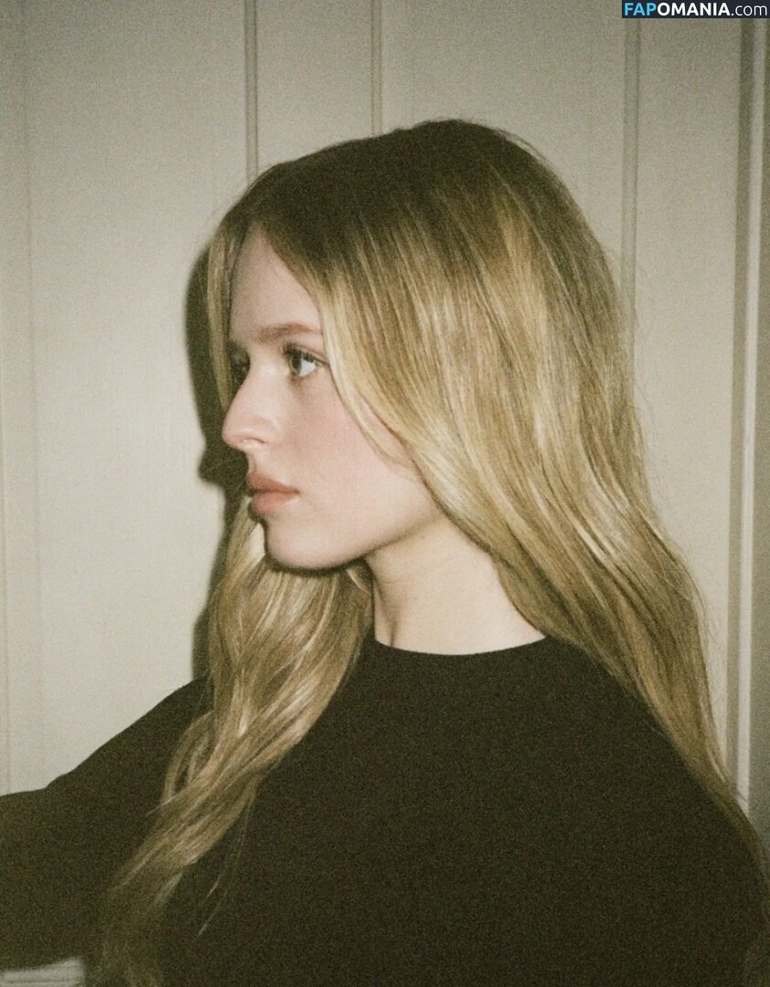 Lulu Wilson / luluswilson Nahý OnlyFans  Uniklá fotka #3