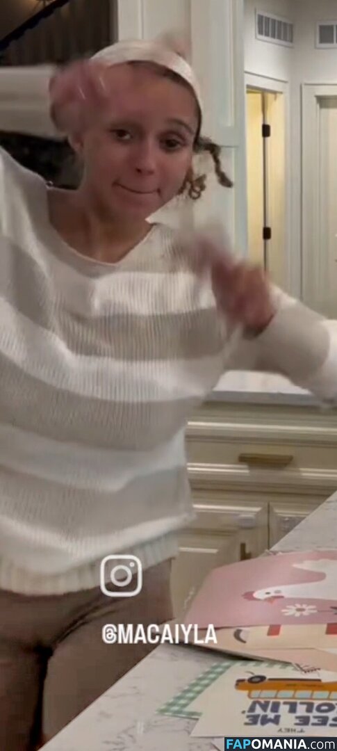 Macaiyla / sheismichaela Nahý OnlyFans  Uniklá fotka #119