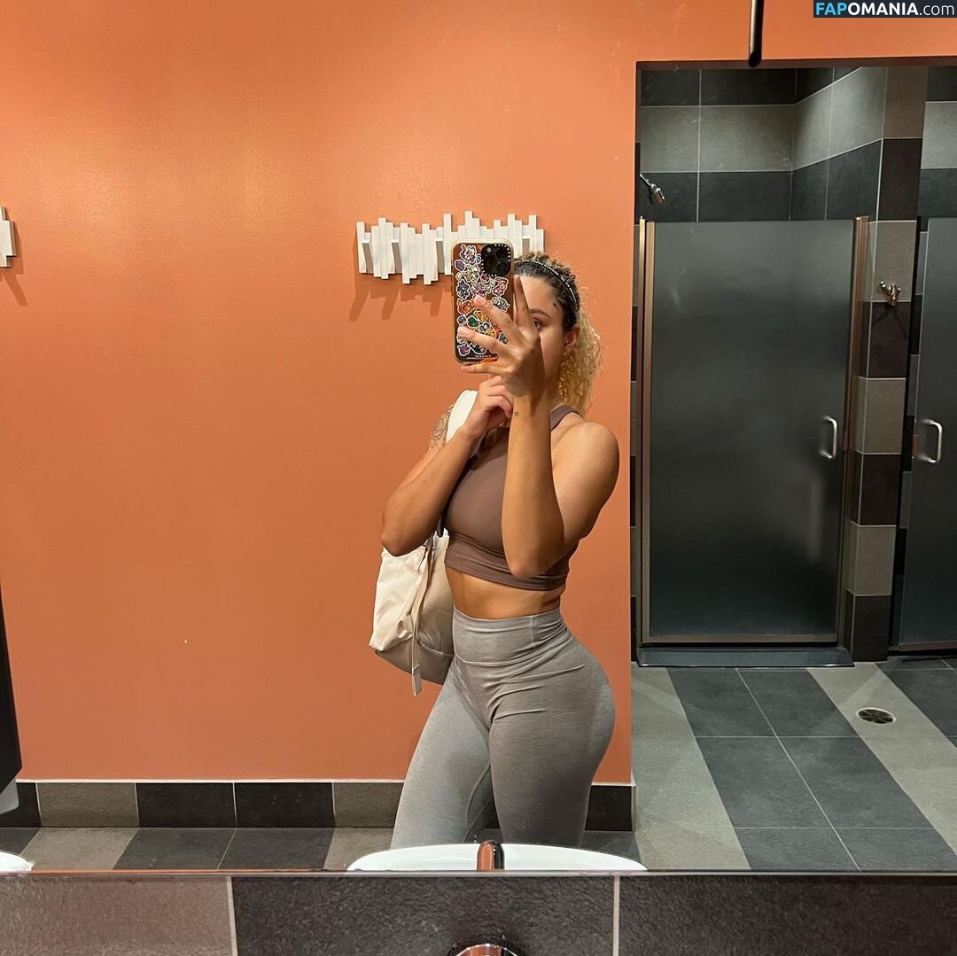 Macaiyla / sheismichaela Nahý OnlyFans  Uniklá fotka #121