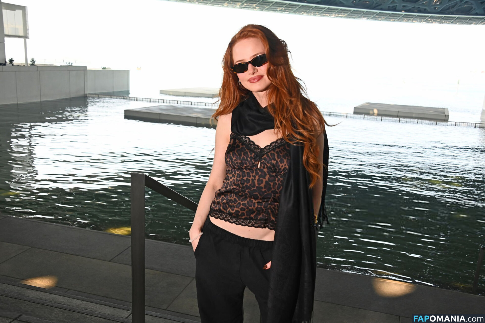 Madelaine Petsch / madelame Nahý OnlyFans  Uniklá fotka #12