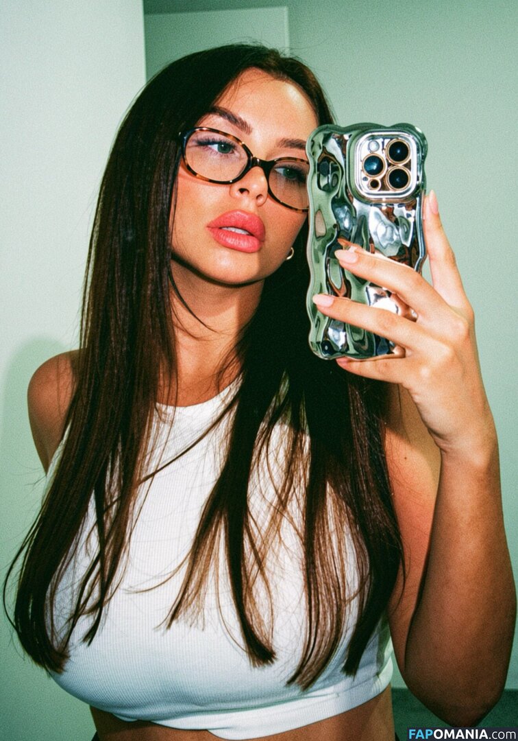 Madison Mclachlan Nahý OnlyFans  Uniklá fotka #1