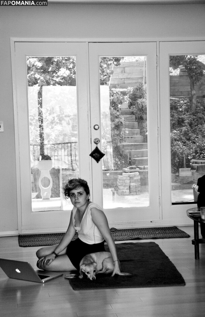 Mae Whitman / mistergarf Nahý OnlyFans  Uniklá fotka #1